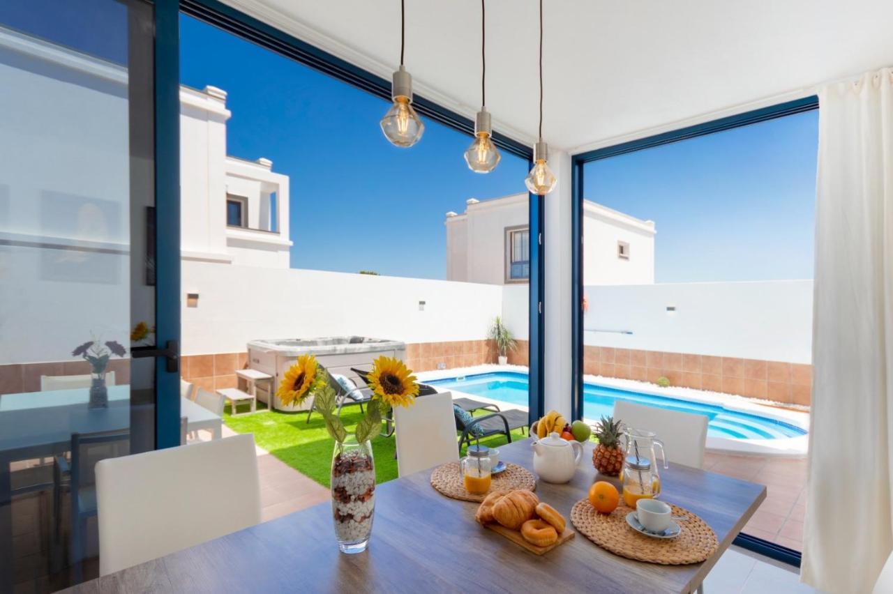 Villa Ariome Плая Бланка Екстериор снимка